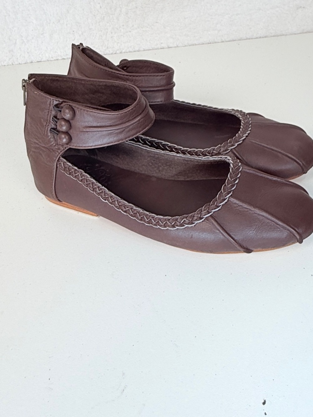 Women's Brown Ankle-Strap Leather Ballet Flats - Picture 14 of 15